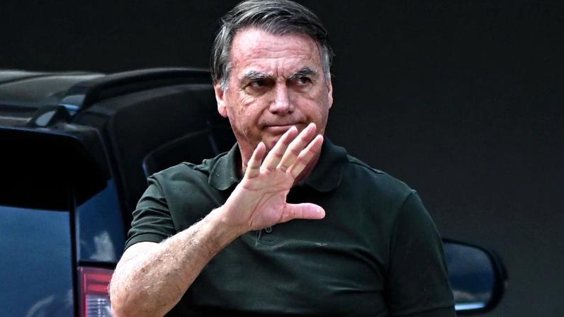 Jair Bolsonaro foi preso preventivamente neste sábado (Foto: André Borges/EFE)