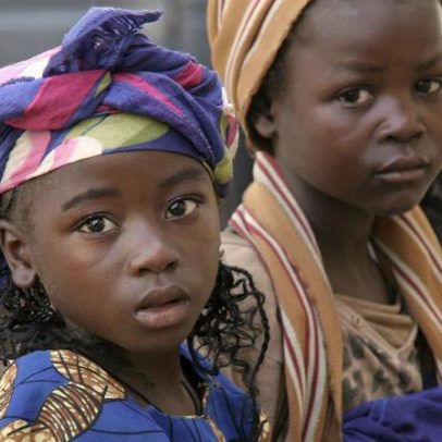 Mais de 300 meninas sequestradas em escola cristã na Nigéria