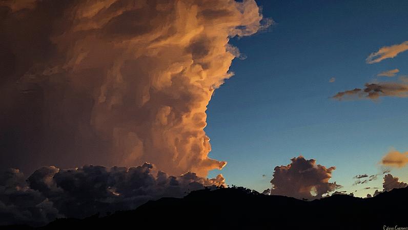 Nuvens carregadas voltam a se espalhar sobre o CO e o SE e as pancadas de chuva podem ser fortes (Foto: Passa Quatro, MG, Sandra Koloszuk)