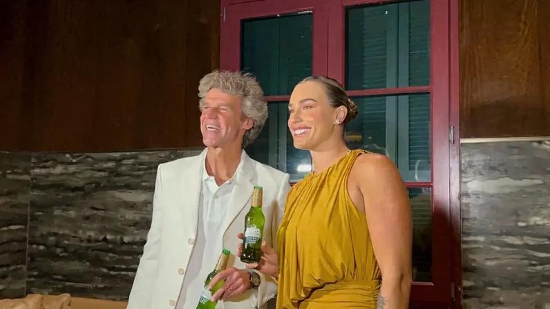 Guga e Sabalenka participam de jantar em comemoração dos 25 anos do título do brasileiro em 2000 (Foto: Isabella Zuppo/ Lance!)