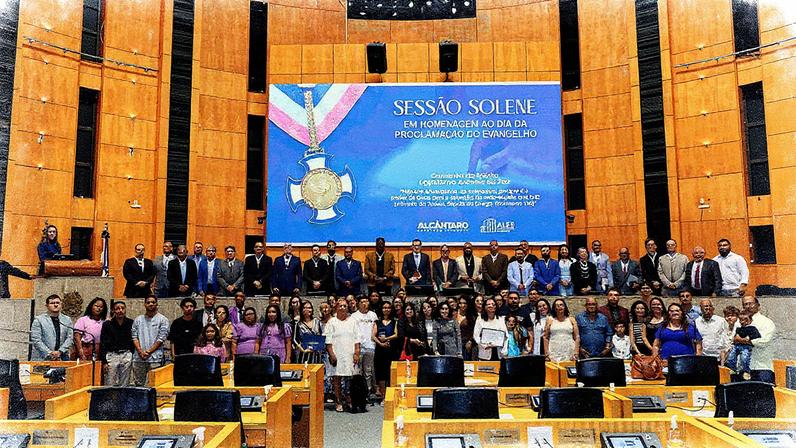 Líderes evangélicos recebem Comenda Arautos da Paz em sessão solene proposta pelo deputado Alcântaro Filho, no Plenário Dirceu Cardoso. Foto: Kamyla Passos