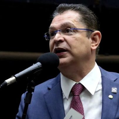 Sóstenes denuncia Moraes em embaixadas após prisão de Bolsonaro