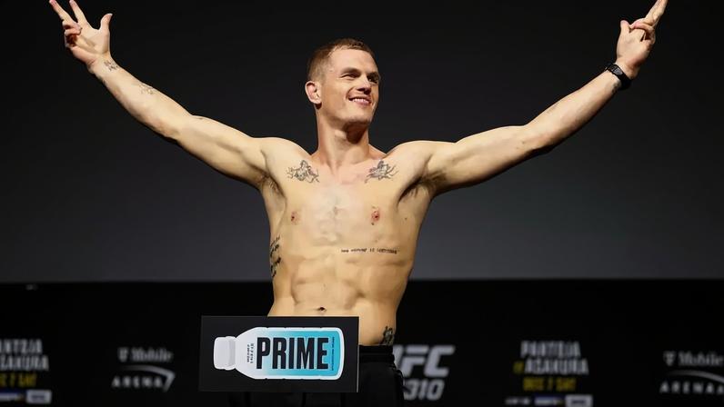 Ian Garry em pesagem do UFC (Foto: Reprodução/ Instagram @iangarry)