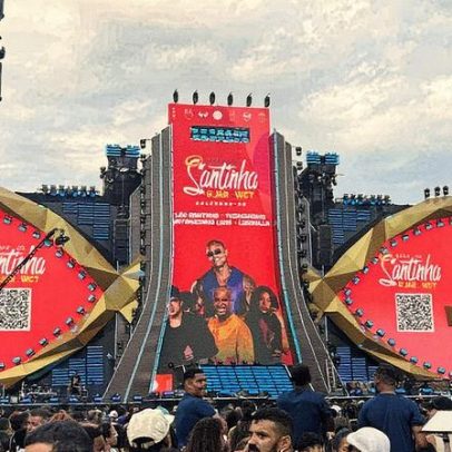 Léo Santana retorna ao palco para celebrar 20 anos após adiamento por temporal