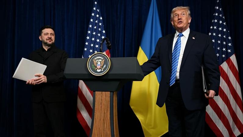 Os presidentes da Ucrânia e dos Estados Unidos, Volodymyr Zelensky e Donald Trump – foto: Jim Watson/AFP