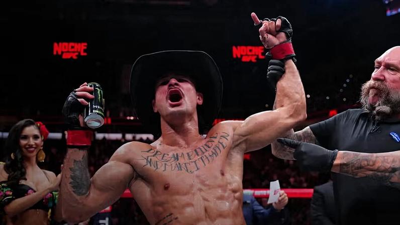 Diego Lopes venceu Jean Silva na luta principal do Noche UFC. (Foto por Cooper Neill/Zuffa LLC)