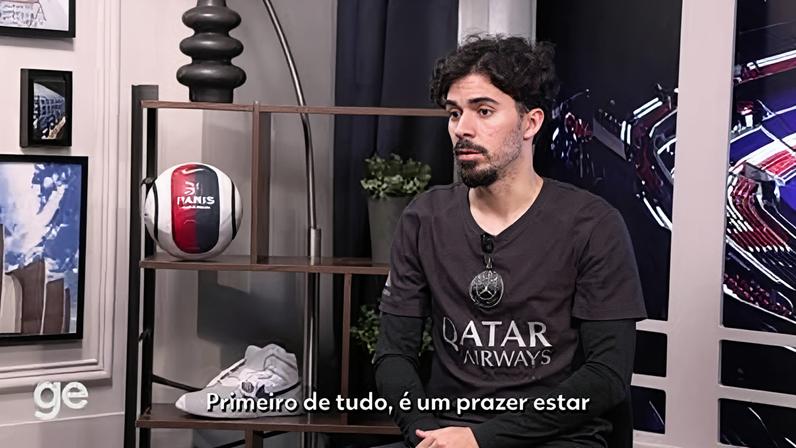 Luis Enrique, técnico do PSG, em entrevista coletiva — Foto: Divulgação/PSG