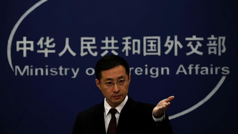 FILE PHOTO: Chinese Foreign Ministry spokesperson Lin Jian gestures during a press conference in Beijing, China March 20, 2024. Reuters/Tingshu Wang/Proibida reprodução