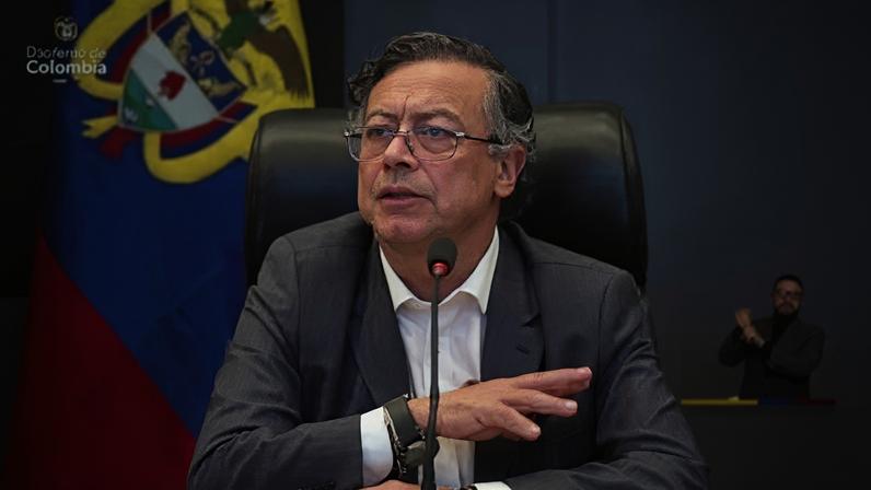 Presidente da Colômbia, Petro, diz que nenhuma hipótese está descartada em ataque a tiros contra senador