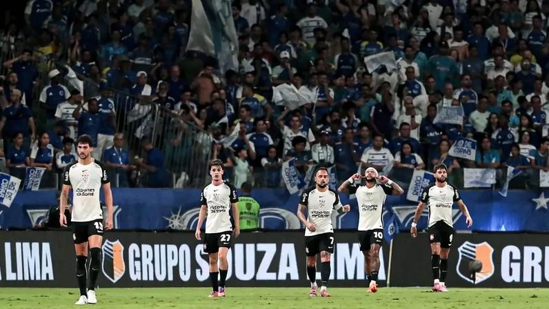 Corinthians venceu o Cruzeiro fora de casa (Foto: Rodney Costa/Zimel Press/Gazeta Press)