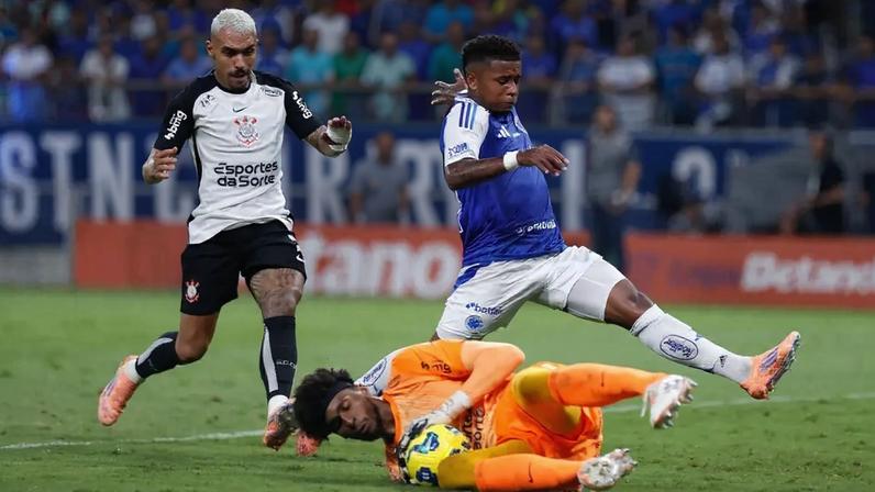 Jogadores de Corinthains e Cruzeiro (Foto: Cristian Ribeiro/Pera Photo Press/Gazeta Press)