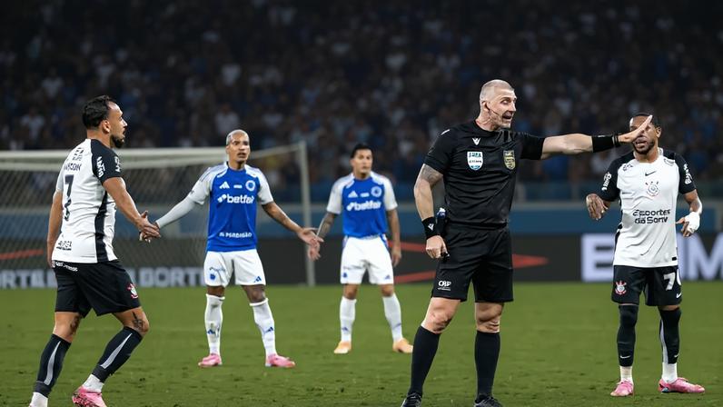 Gol de Memphis contra o Cruzeiro gerou polêmica (Foto: Wanderson Oliveira/PxImages/GazetaPress)