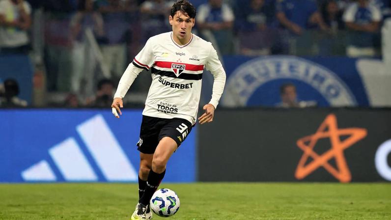 Ferraresi, do São Paulo, entrou na mira do Botafogo (Foto: Gilson Lobo/Agif/Gazeta Press)