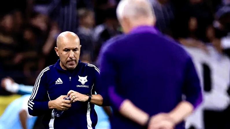 Leonardo Jardim, técnico do Cruzeiro (Marcello Zambrana/AGIF/Gazetta Press)