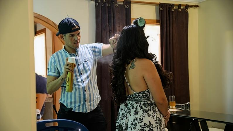 Fomos famosos, mas a que custo? Busca por vida normal após os horrores de Cecot