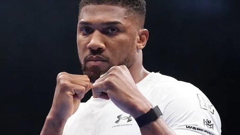 Anthony Joshua has sustained minor injuries in a car accident in Nigeria.