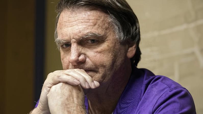 Jair Bolsonaro já fez dois procedimentos para conter a crise de soluços