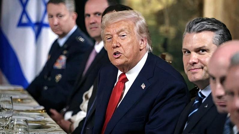 29.dez.25 - O presidente dos Estados Unidos, Donald Trump, discursa durante um almoço em que recebeu o primeiro-ministro israelense Benjamin Netanyahu