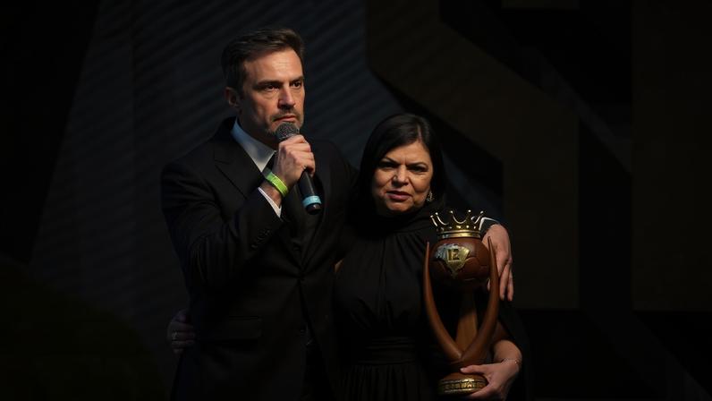 Falcão foi o grande homenageado na noite do Prêmio Sou do Esporte realizado no Copacabana Palace (Foto: Foco Radical)