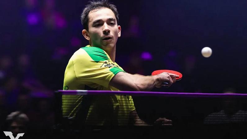 Hugo Calderano é eliminado por Kanak Jha no WTT Champions de Montpellier (Foto: Divulgação / WTT)