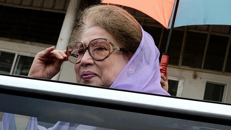 Former Bangladesh prime minister Khaleda Zia has died.