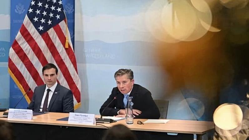 The US under secretary of state for foreign assistance, humanitarian affairs and religious freedom, Jeremy Lewi, and the UN under secretary general for humanitarian affairs, Tom Fletcher, in Geneva on 29 December.