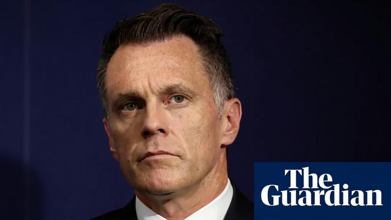 Chris Minns muda de rumo de aproximação aos Shooters a leis de armas mais duras