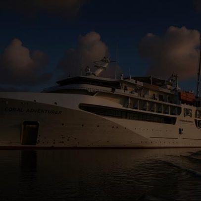 Navio de cruzeiro australiano permanece preso próximo ao PNG em investigação sobre encalhe