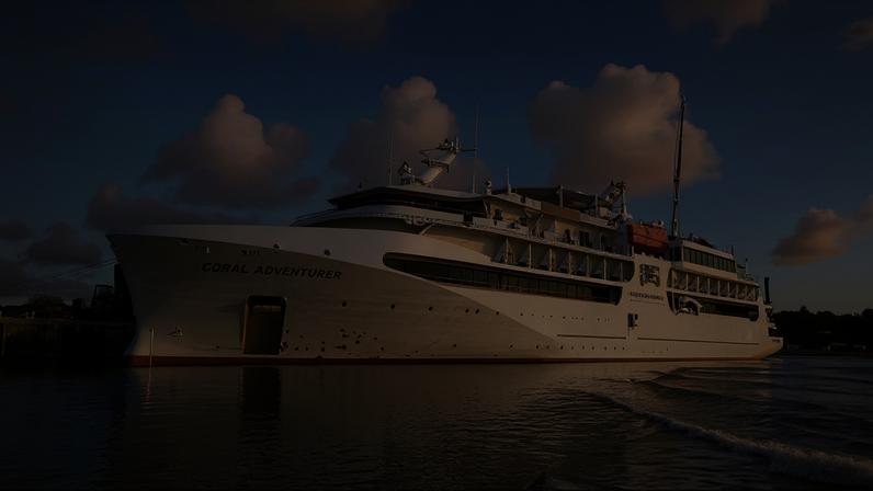 Navio de cruzeiro australiano permanece preso próximo ao PNG em investigação sobre encalhe