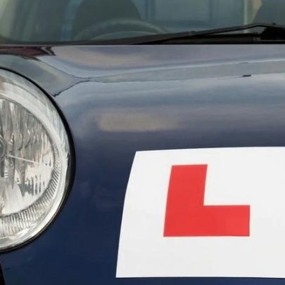 Espera de exame de direção de sete semanas no Reino Unido deve atrasar até 2027