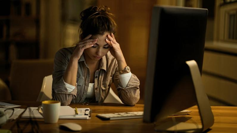 Invisíveis, mas não indolores: como as obrigações emocionais de fim de ano amplificam o esgotamento de mulheres