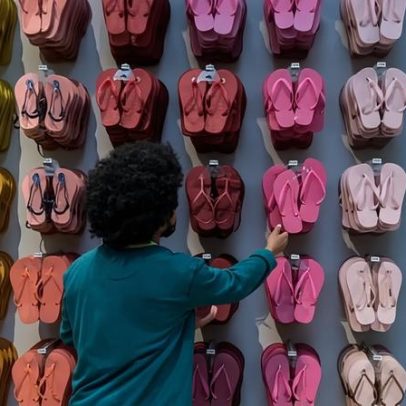 Apoiadores de Bolsonaro cancelam Havaianas por anúncio na TV