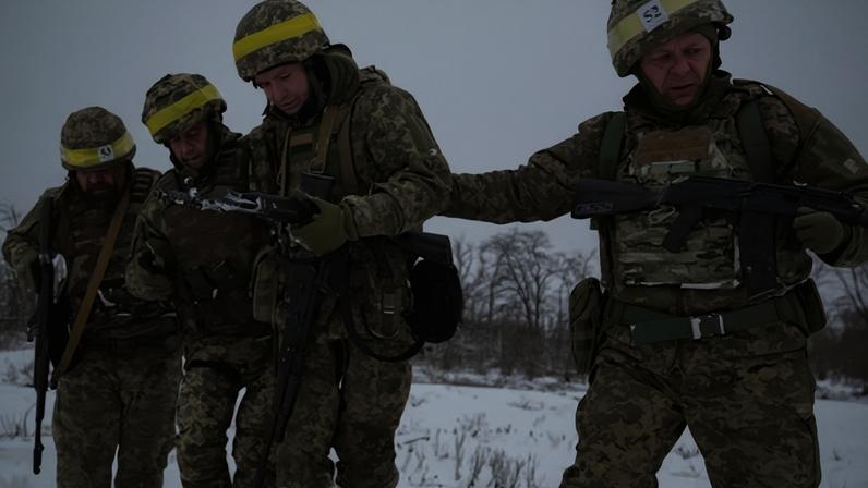 Ukrainian recruits during military training in the Zaporizhzhia region on Monday. Vladimir Putin has told the Russian army to press on with its campaign to fully seize the region.
