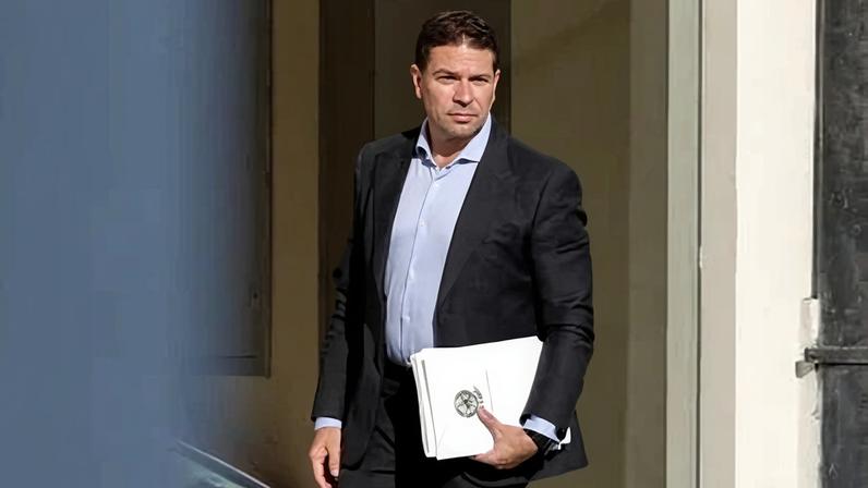 Moraes determina abertura de processo de extradição de Ramagem