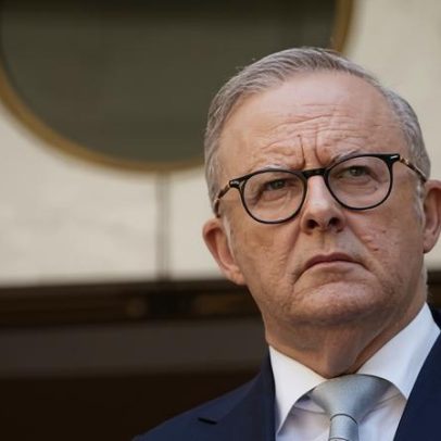 Benefícios de viagem para famílias de deputados serão reduzidos, diz Albanese