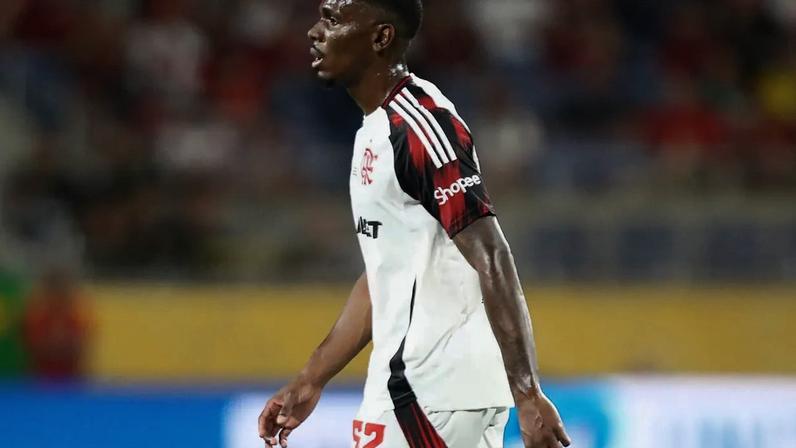 Evertton Araújo, do Flamengo, é alvo do Grêmio. Foto: Gilvan de Souza/Flamengo