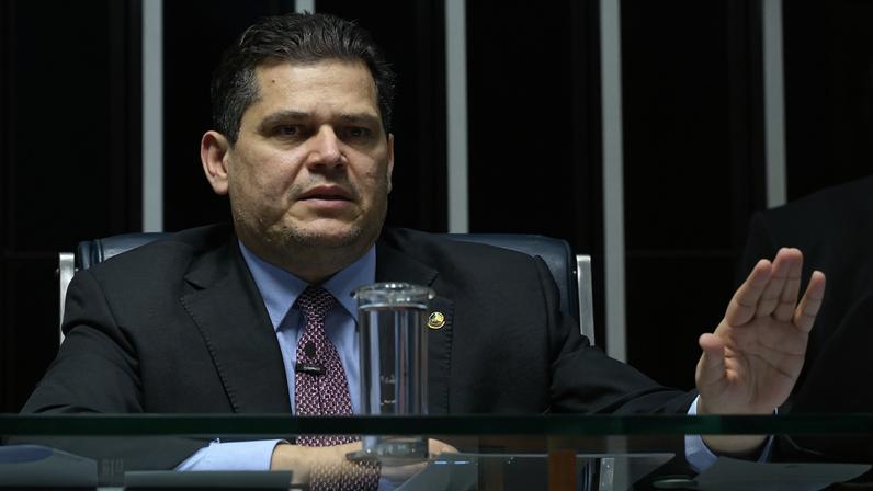 Presidente do Senado Federal, senador Davi Alcolumbre (União-AP), conduz sessão do Senado em 16 de julho de 2025. — Foto: Jefferson Rudy/Agência Senado
