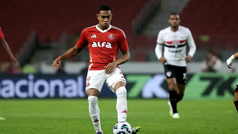 Luis Otávio, do Internacional, em jogo contra o São Paulo (Foto: Ricardo Duarte/SC Internacional)
