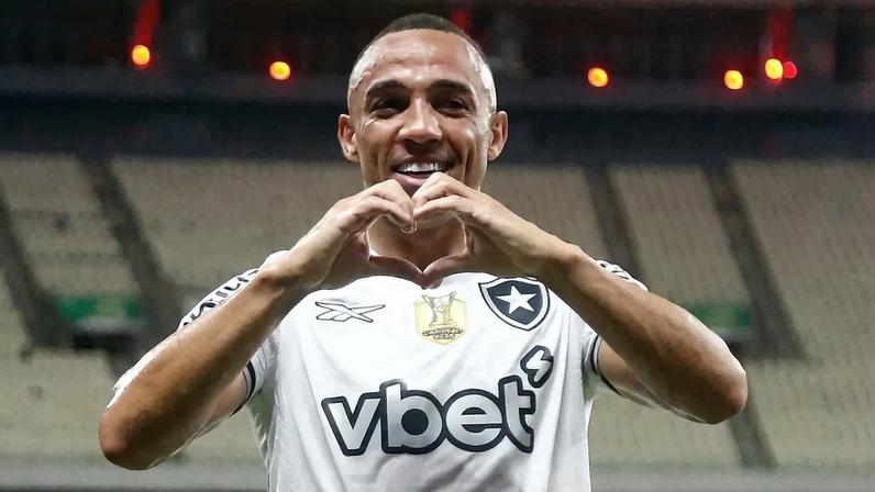 Marçal renovou seu contrato com o Botafogo (Foto: Vítor Silva/Botafogo)