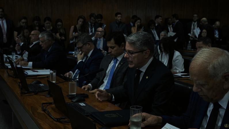 Senadores na Comissão de Constituição e Justiça — Foto: Geraldo Magela/Agência Senado