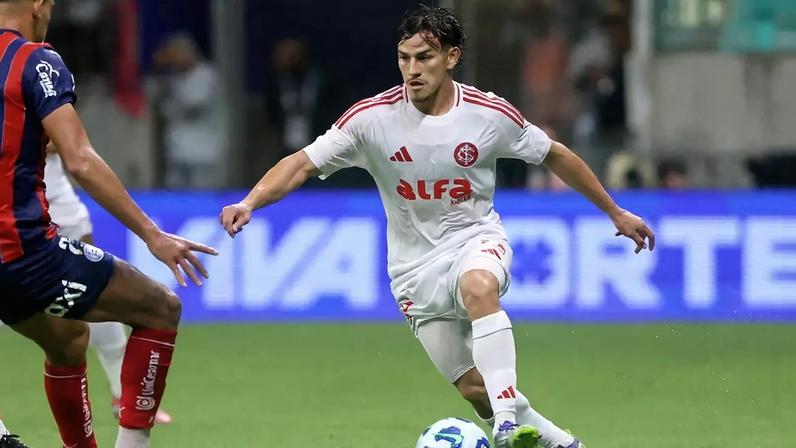 Bernabei na partida contra o Bahia (Foto: Ricardo Duarte/SC Internacional)
