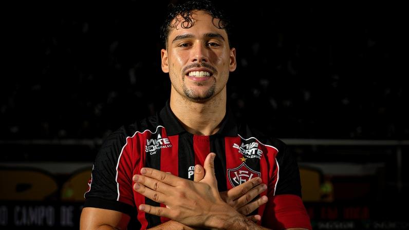 Lucas Halter comemora vitória contra o Internacional (Foto: Victor Ferreira / EC Vitória)