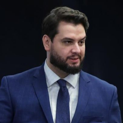 Moraes dá 24 horas para defesa de Filipe Martins explicar uso de rede social