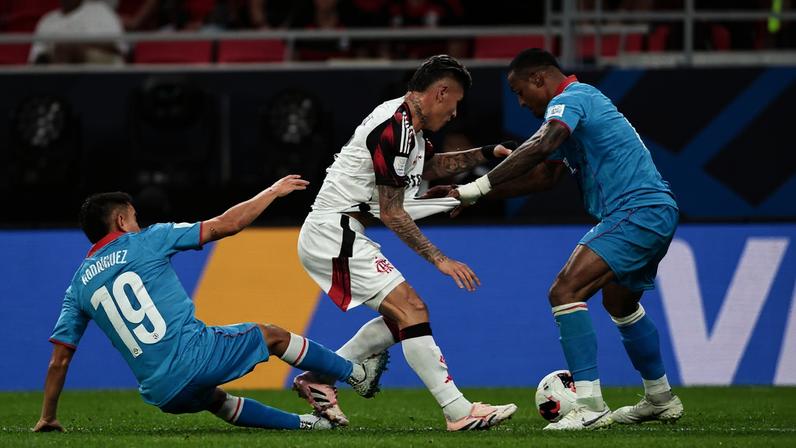 Flamengo vence Cruz Azul por 2 a 1, com Arrascaeta decisivo, e avança à semi da Copa Intercontinental. Saiba como foi a partida no Catar e o próximo desafio - Foto: Gilvan de Souza/Flamengo