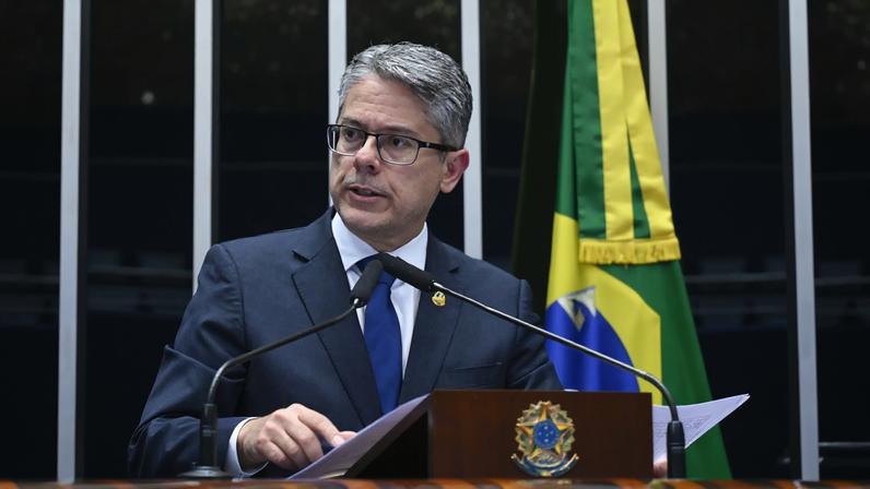 À tribuna, em discurso, senador Alessandro Vieira (MDB-SE). (Foto: Waldemir Barreto / Agência Senado)