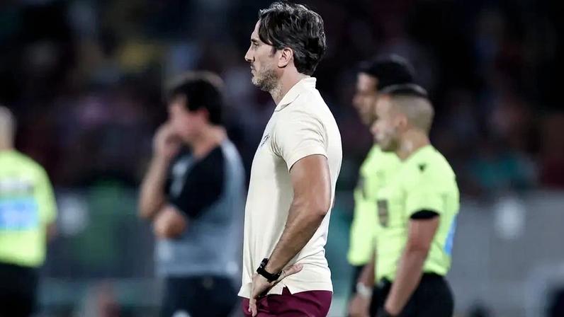 Zubeldía no campo em Vasco x Fluminense (Foto: Marcelo Gonçalves/ Fluminense FC)