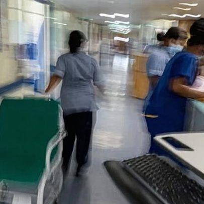 NHS sob pressão extraordinária com alertas âmbar de frio em toda a Inglaterra