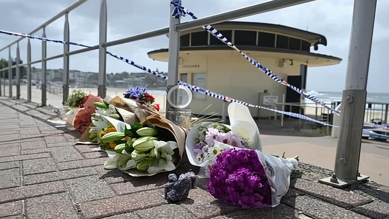 ‘The only thing to say is we’re a community of peace … No one deserves this,’ Bondi beach shooting survivor Jessica Rozen said.