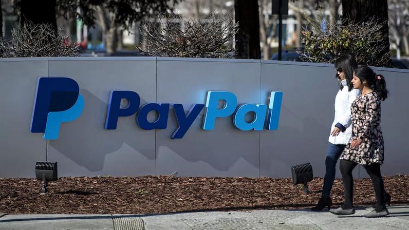 PayPal Bank? Empresa de pagamentos entra com pedido de licença bancária nos EUA | Sede do PayPal, nos EUA: empresa também está interessada em oferecer aos clientes contas de depósito com juros. (Foto: David Paul Morris/Bloomberg)
