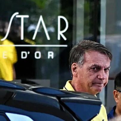 Médicos ajustam medicação de Bolsonaro para controlar soluços